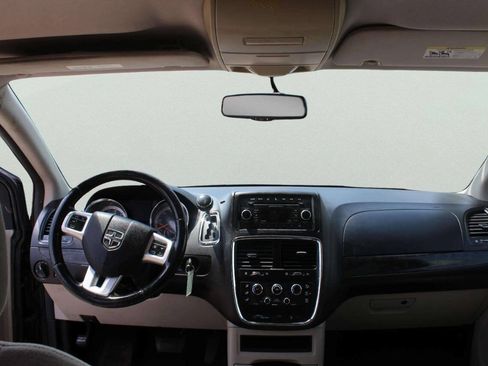 Used 2013 Dodge Grand Caravan SE FWD image 8