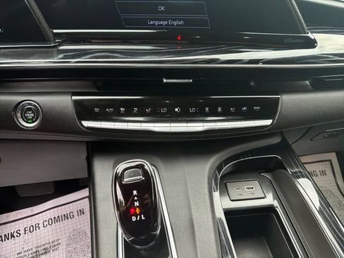 Used 2023 Cadillac Escalade ESV Sport AWD/4WD image 19