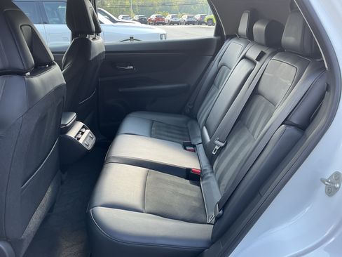 Used 2024 Nissan Ariya AWD image 16