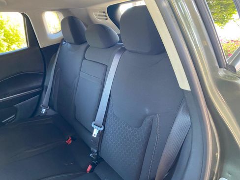 Used 2018 Jeep Compass Sport AWD/4WD image 34