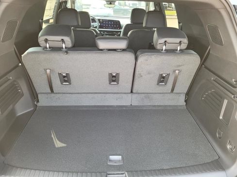 New 2026 Chevrolet Traverse LT w/ Sun and Wheel Package FWD image 8