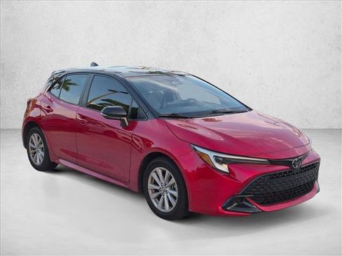 Used 2024 Toyota Corolla SE w/ SE Package FWD image 3