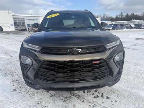 Used 2023 Chevrolet TrailBlazer RS w/ Sun and Liftgate Package image 2