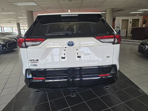 Used 2021 Toyota RAV4 SE w/ Weather & Moonroof Package AWD/4WD image 5