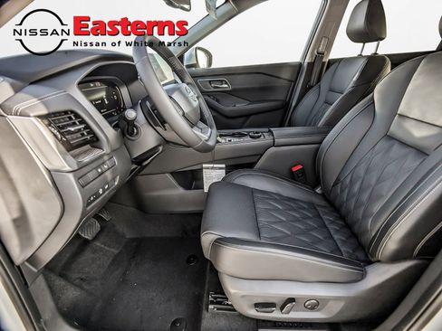 New 2026 Nissan Rogue Platinum image 16