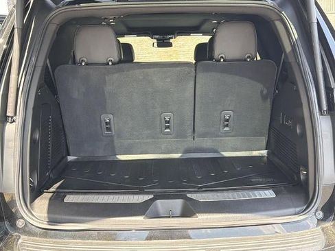 Used 2023 GMC Yukon AT4 w/ AT4 Premium Plus Package AWD/4WD image 18