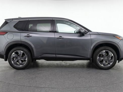 Used 2025 Nissan Rogue SV FWD image 11