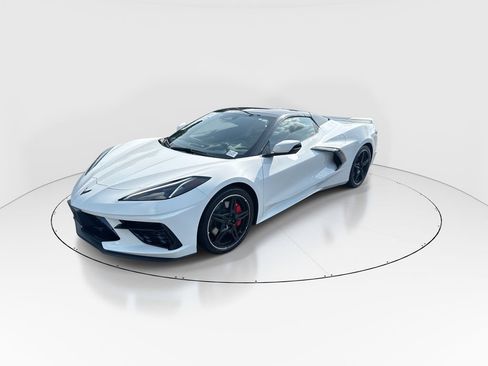 Used 2024 Chevrolet Corvette Stingray Premium Conv w/ Z51 Performance Package RWD image 4