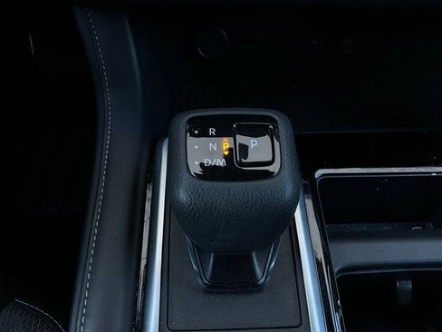 Used 2024 Nissan Pathfinder SV image 24