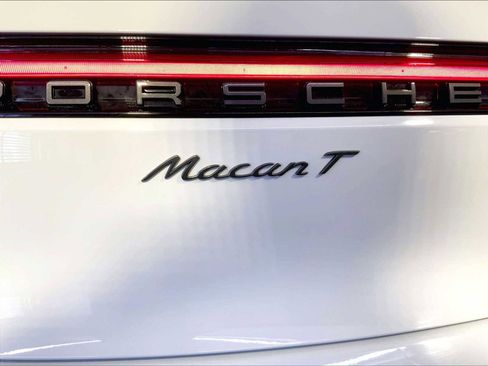 Certified 2023 Porsche Macan Turbo image 35