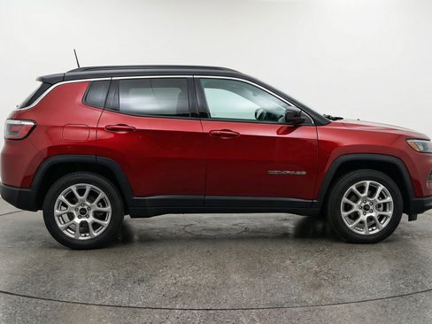 Used 2025 Jeep Compass Limited AWD/4WD image 11