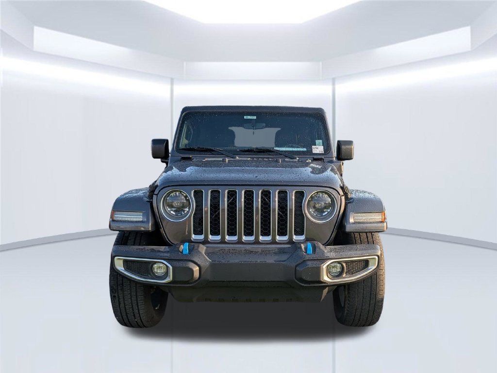 Used 2023 Jeep Wrangler Unlimited Sahara w/ Cold Weather Group AWD/4WD image 7