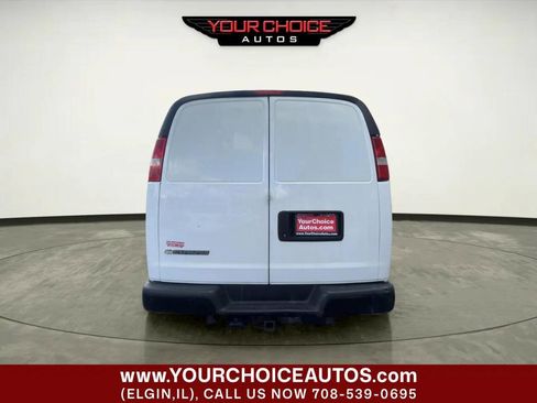Used 2017 Chevrolet Express 2500 Extended RWD image 4