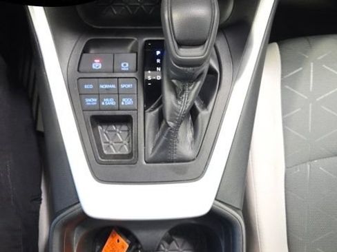 Used 2021 Toyota RAV4 XLE w/ XLE Grade Weather Package AWD/4WD image 26