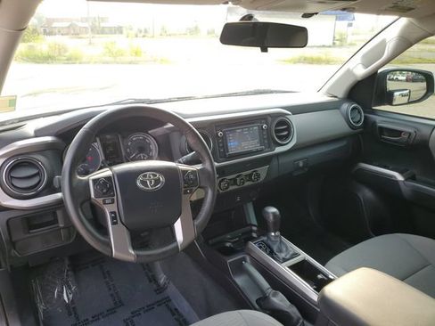 Used 2016 Toyota Tacoma SR5 w/ Towing Package RWD image 20