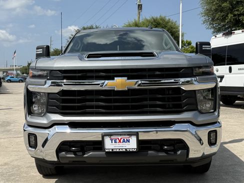 Used 2025 Chevrolet Silverado 2500 LT w/ Convenience Package AWD/4WD image 7