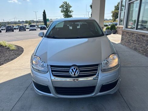 Used 2008 Volkswagen Jetta SE FWD image 3