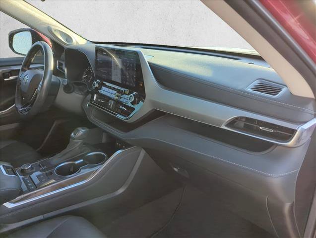 Certified 2021 Toyota Highlander Platinum AWD/4WD image 24