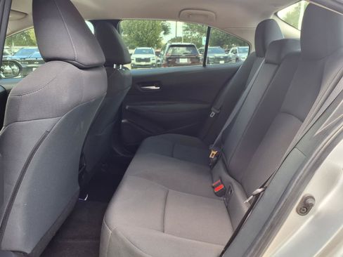 Used 2021 Toyota Corolla LE FWD image 18