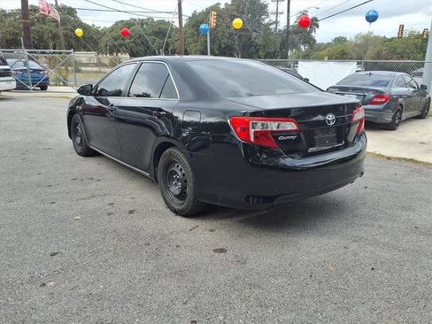 Used 2014 Toyota Camry LE FWD image 5