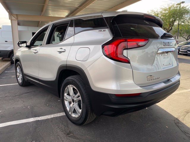 Used 2021 GMC Terrain SLE FWD image 2