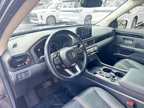 Used 2025 Honda Pilot EX-L image 10