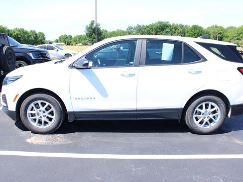 Used 2022 Chevrolet Equinox LS FWD image 8