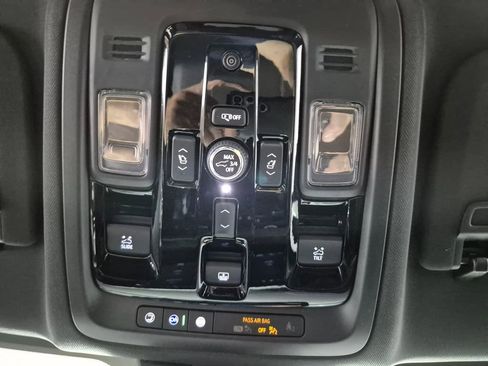 New 2026 Chevrolet Suburban Premier image 20