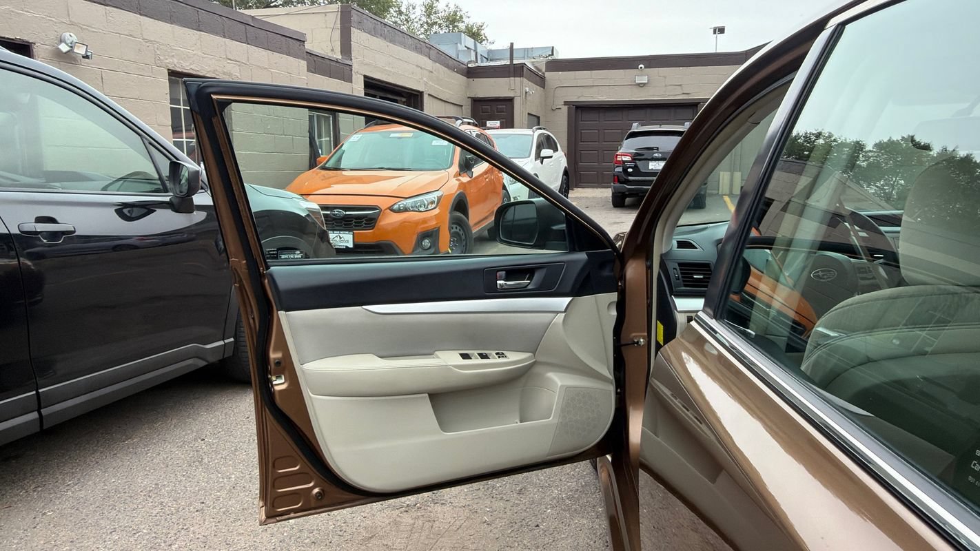 Used 2012 Subaru Legacy 2.5i AWD/4WD image 10