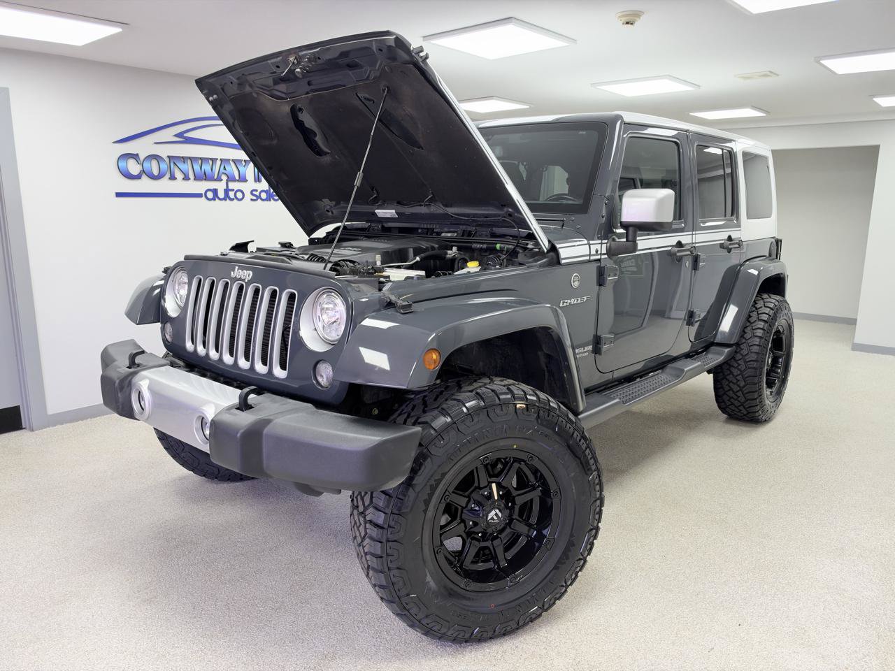 Used 2017 Jeep Wrangler Unlimited Sahara w/ Quick Order Package 24E Chief AWD/4WD image 34