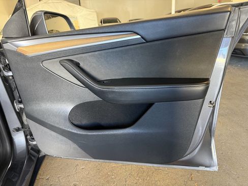 Used 2023 Tesla Model Y Long Range image 29