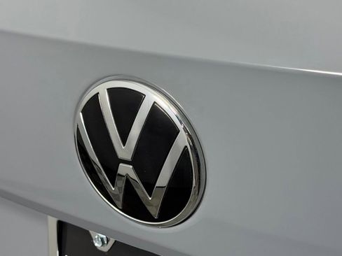 Used 2023 Volkswagen Taos SE FWD image 13