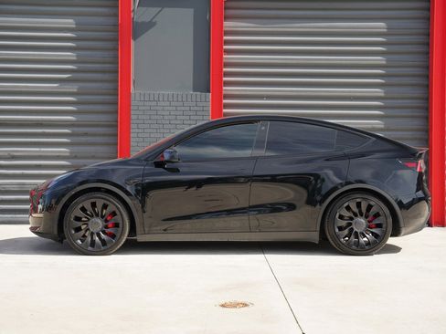 Used 2022 Tesla Model Y Performance image 6