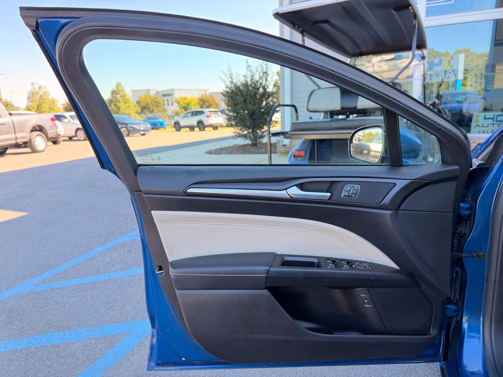 Used 2017 Ford Fusion Titanium FWD image 15
