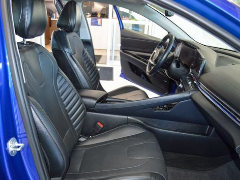 Used 2021 Hyundai Elantra Limited FWD image 8