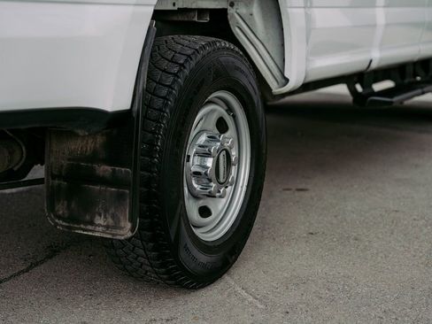 Used 2022 Ford F250 XL w/ Power Equipment Group image 8