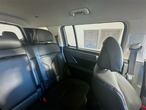 Used 2025 Hyundai Santa Fe SEL image 14