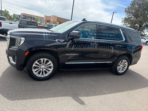 Used 2023 GMC Yukon SLT w/ SLT Premium Package AWD/4WD image 2