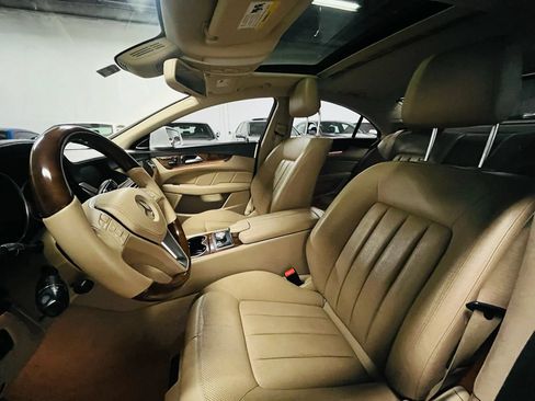 Used 2012 Mercedes-Benz CLS 550 image 16
