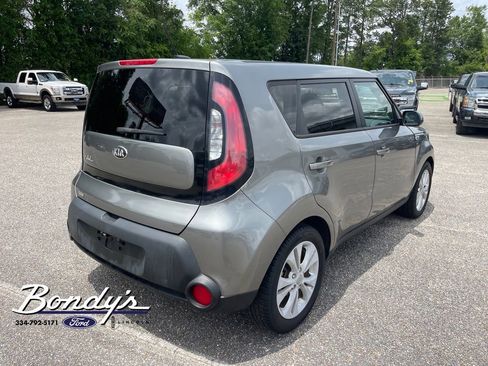 Used 2015 Kia Soul + FWD image 15