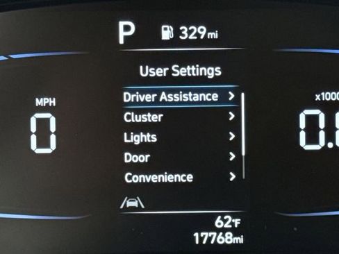 Used 2025 Hyundai Venue SEL image 14