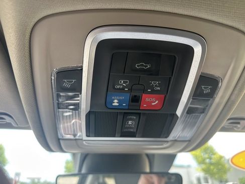 Used 2022 RAM 1500 Laramie AWD/4WD image 26