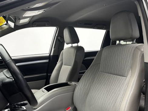 Used 2018 Toyota Highlander Plus w/ Protection Package #3 AWD/4WD image 10