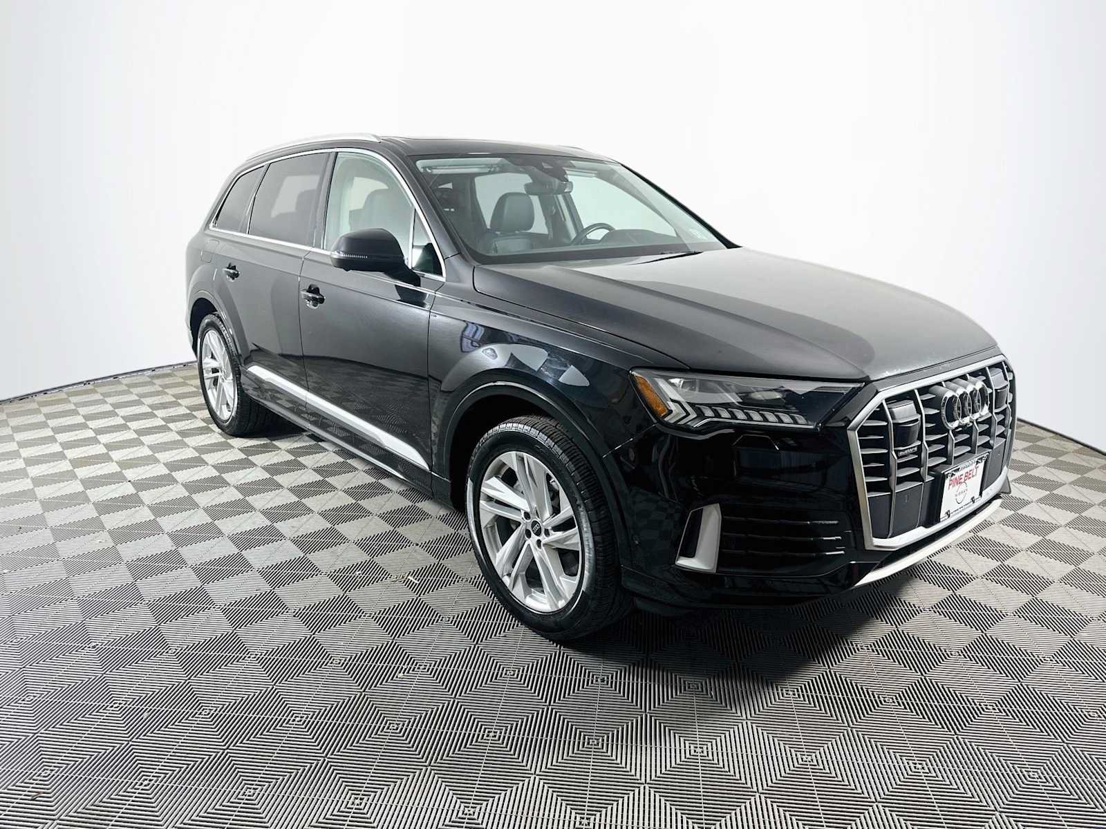 Used 2024 Audi Q7 3.0T Premium Plus AWD/4WD image 3