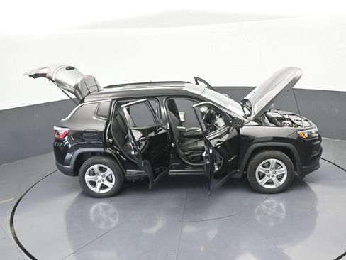 Used 2024 Jeep Compass Latitude image 66