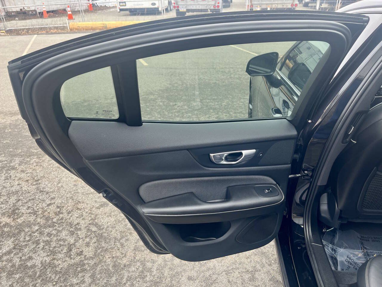 Used 2024 Volvo S60 B5 Plus FWD image 23