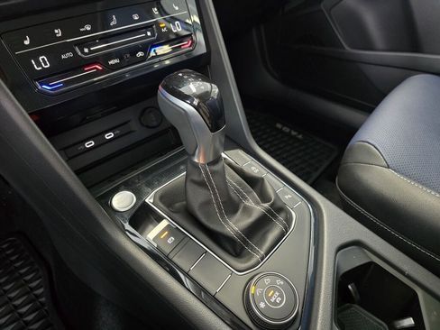 New 2025 Volkswagen Taos SEL image 19