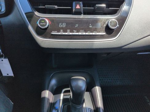 Used 2022 Toyota Corolla LE FWD image 18