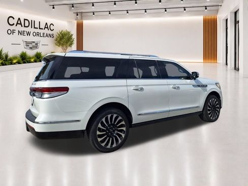 Used 2024 Lincoln Navigator L Black Label AWD/4WD image 3