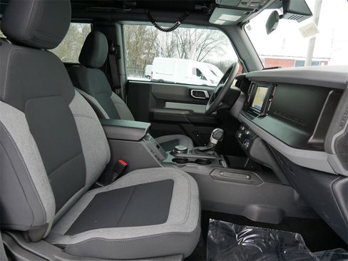 Certified 2023 Ford Bronco Base image 8